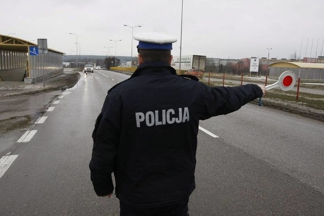 Pirat drogowy pędził z prędkością ponad 100 km/h w terenie zabudowanym