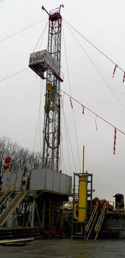 Wieża wiertnicza do poszukiwań gazu przy ul. Grunwaldzkiej w Osieku przez kilka ostatnich tygodni górowała nad okolicą