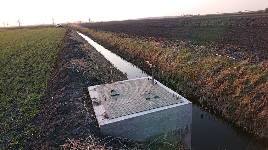 System zatrzymywania nadmiaru wody przy polach należących do...