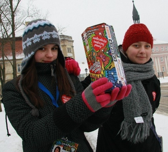 W Międzyrzeczu kwestowały m.in. Marika Podstawek i Angelika Platokos z Gimnazjum nr 1. To był ich debiut w roli wolontariuszek.