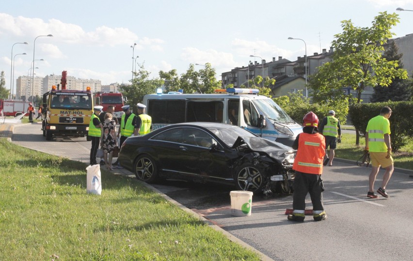 Dramatyczny śmiertelny wypadek na osiedlu Michałów w Radomiu. Nie żyją dwie osoby