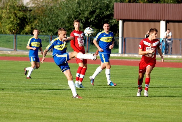 W trzecioligowych derbach powiatu świeckiego po raz drugi w historii padł bezbramkowy remis. Wda Świecie zremisowała ze Startem Warlubie 0:0