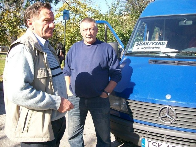 - Jako kierowcy pracujemy już prawie 40 lat i zawsze zwracamy uwagę na bezpieczeństwo pasażerów &#8211; mówią radomscy kierowcy busów: Stefan Pacek (z lewej) i Mieczysław Smar.