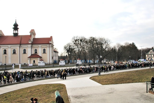 Mieszkańcy Zamościa byli zabójstwem Eryka wstrząśnięci. Na ulicach miasta zorganizowano marsz przeciwko przemocy. Uczestniczyły w nim tłumy