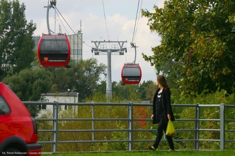 Wrocław: Kolejka linowa ruszyła! Na razie pojedziesz za darmo (ZDJĘCIA, FILM) 