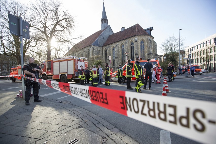 Zamach w Niemczech: Samochód wjechał w tłum pieszych w Munster [ZDJĘCIA] Są zabici i ranni. Sprawca ataku nie żyje. Czy to był samotny wilk?