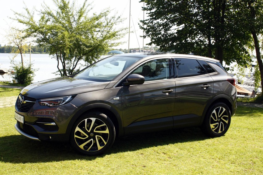 Opel Grandland X...