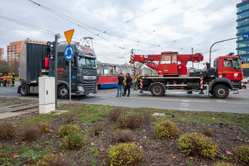 Wypadek na rondzie Fordońskim w Bydgoszczy [zdjęcia]