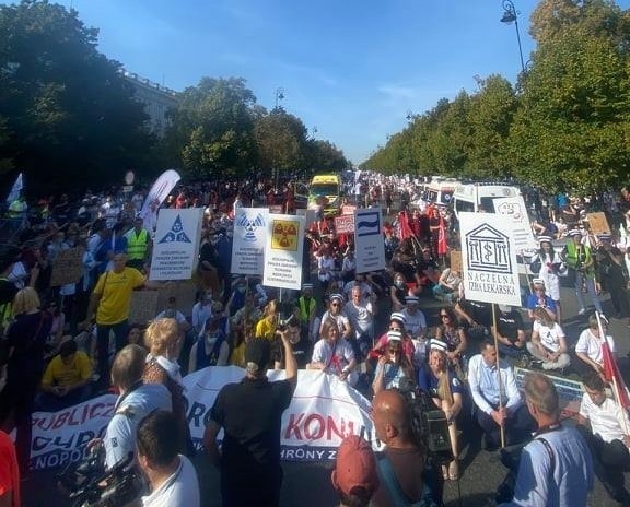 Pracownicy radomskiej ochrony zdrowia dołączyli do Ogólnopolskiego Strajku Medykow.