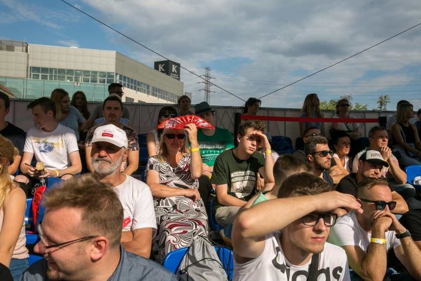 Finał MŚ 2018. Niesamowite emocje na meczu Francja - Chorwacja w Starej Zajezdni w Krakowie i pod Galerią Kazimierz [ZDJĘCIA]