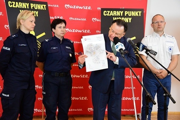 Władze Mazowsza, policja i ratownicy apelują o unikanie...