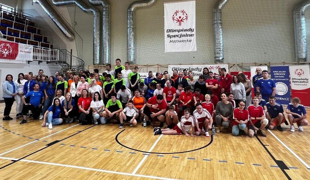 Zawodnicy z Klubów Olimpiad Specjalnych wzięli udział w turnieju w Kozienicach.