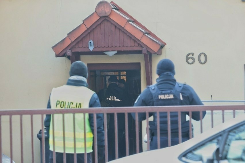 Policja przeszukała dom w podpoznańskiej miejscowości...