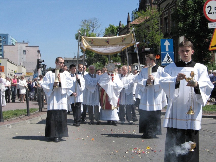 Najpiękniejsze procesje Bożego Ciała: Lipiny, Bieruń, Katowice, Częstochowa, Sosnowiec. Zobaczcie zdjęcia