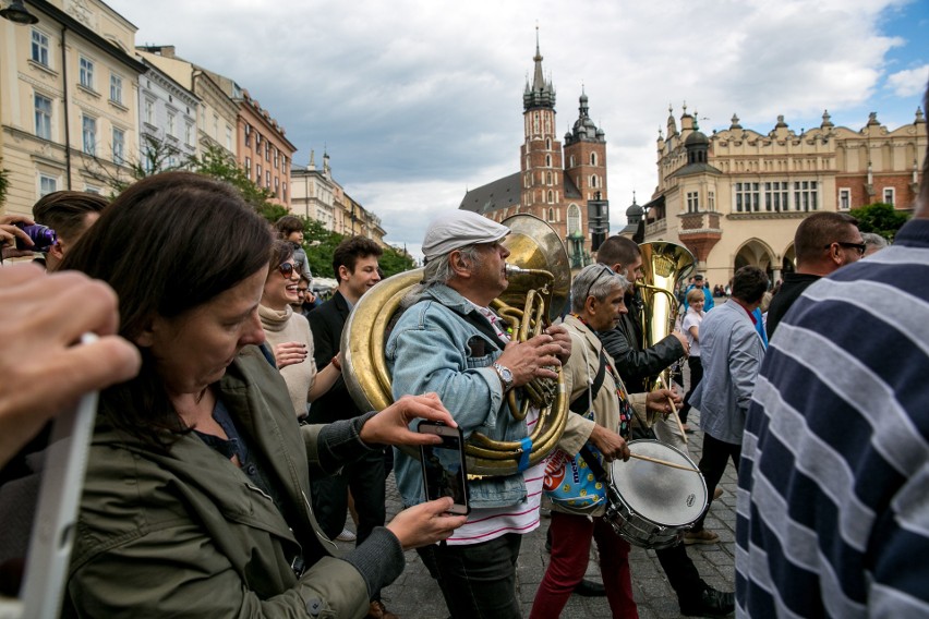 Kraków. Niedziela Nowoorleańska 2018. Koncerty jazzowe na scenie pod Ratuszem [ZDJĘCIA]