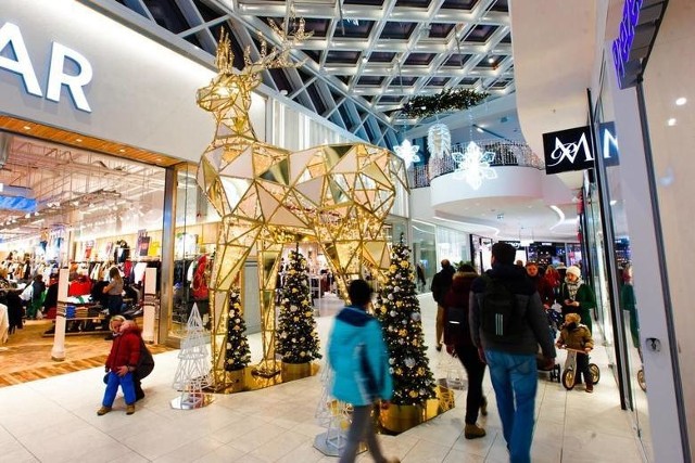 Jak będą otwarte sklepy w święta Bożego Narodzenia 2019? Gdzie zrobimy zakupy 25 i 26 grudnia? Sprawdź listę sklepów czynnych 25 i 26 grudnia.