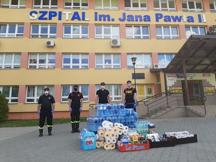 Koronawirus. Strażacy - ochotnicy z Secemina przekazali dary dla szpitala we Włoszczowie (ZDJĘCIA)