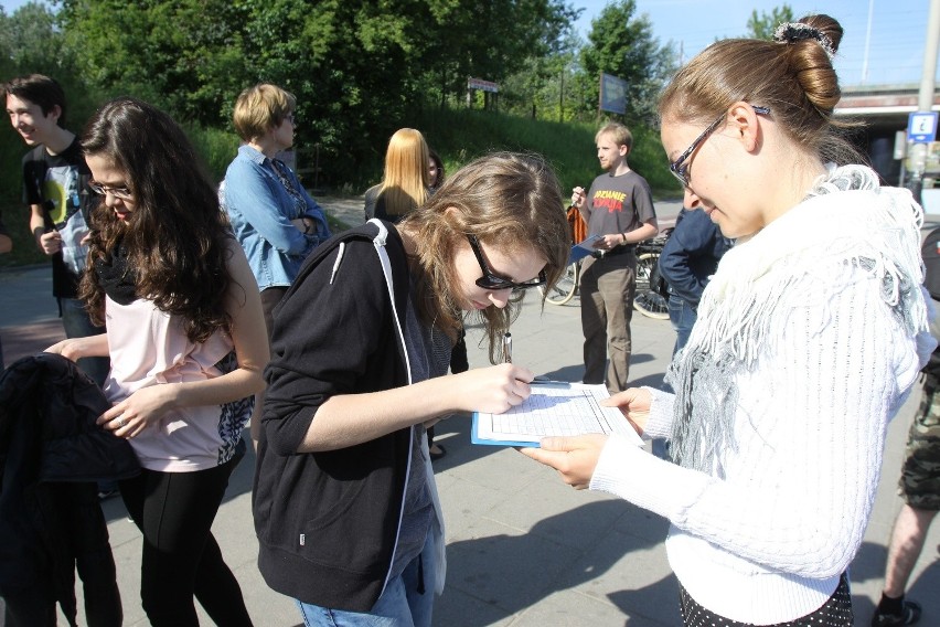 Zbiórka podpisów na przystankach MPK. Chcą, aby tramwaje kursowały co 7,5 minuty