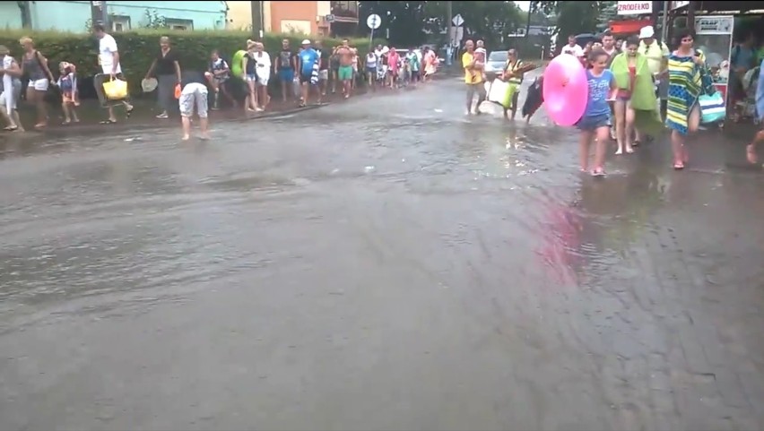 Ulewa w powiecie puckim. Zalane Władysławowo i Puck [ZDJĘCIA,WIDEO]