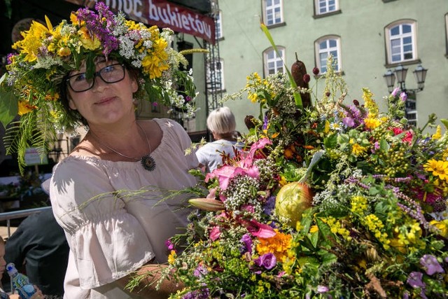 Tak prezentowały się konkursowe bukiety w poprzednich latach