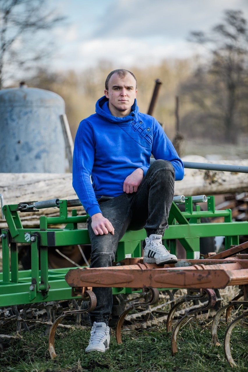 Kamil z woj. lubelskiego to rolnik, który szuka żony. Jest rodzinny i kocha pracę na roli. Zobacz [9.05]