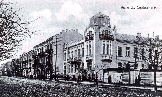 Ulica Lipowa w 1916 r. Od prawej: kamienica Nowików, Bacerów, a dalej Epsztejnów, Goldfarbów.