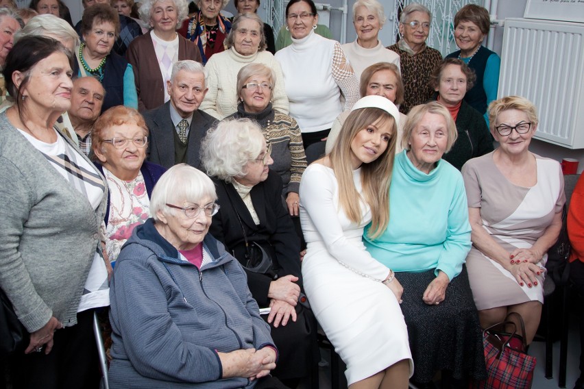 Doda jako śnieżynka spotkała się z seniorami