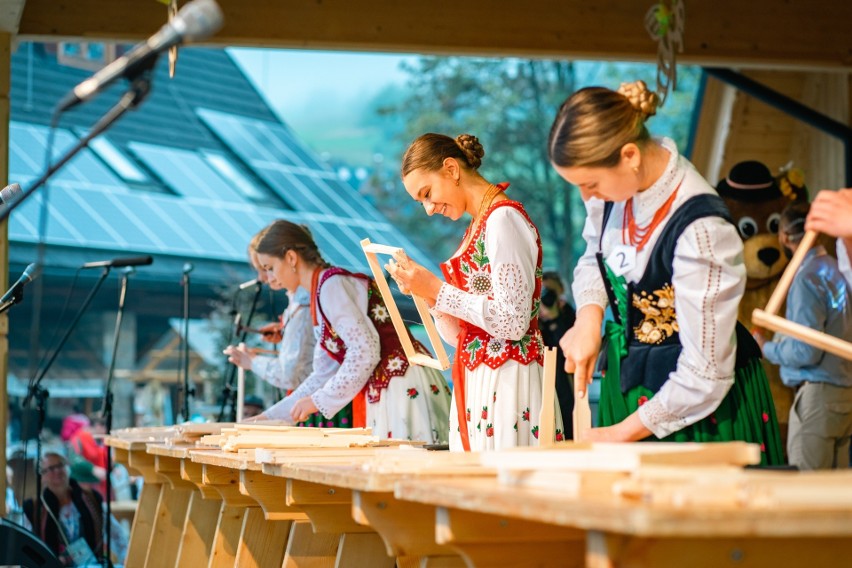 Poronin. Górale wybrali Podhalańską Królową Miodu 2022. To Magdalena Stawczyk z Leśnicy