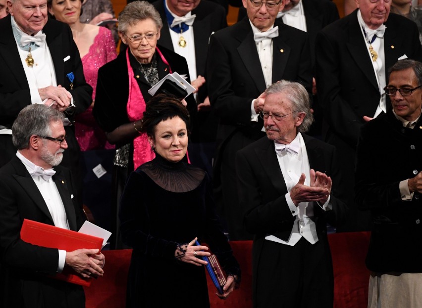 Olga Tokarczuk odebrała Nagrodę Nobla. Gala i bankiet w Sztokholmie [ZDJĘCIA] [WIDEO] List gratulacyjny od prezydenta Andrzeja Dudy