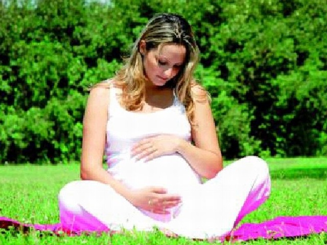 Wraz z rosnącym brzuszkiem, rośnie również waga. Dlatego w czasie ciąży szczególnie narażony jest kręgosłup.