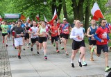 Bieg Konstytucji 3 maja w Radomiu. Przez centrum miasta przebiegło prawie 400 osób! Uczestniczyłeś? Znajdź się na zdjęciach