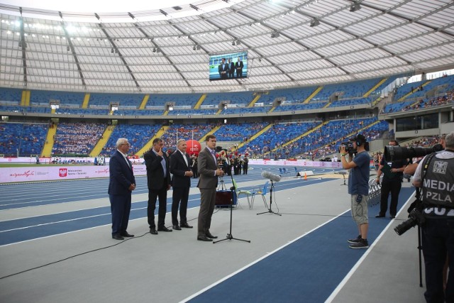 Minister Witold Bańka na Stadionie Śląskim