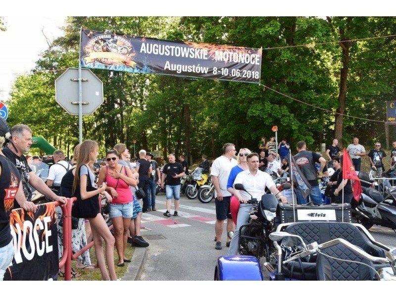 Paradę motocykli  ulicami miasta prowadził burmistrz...