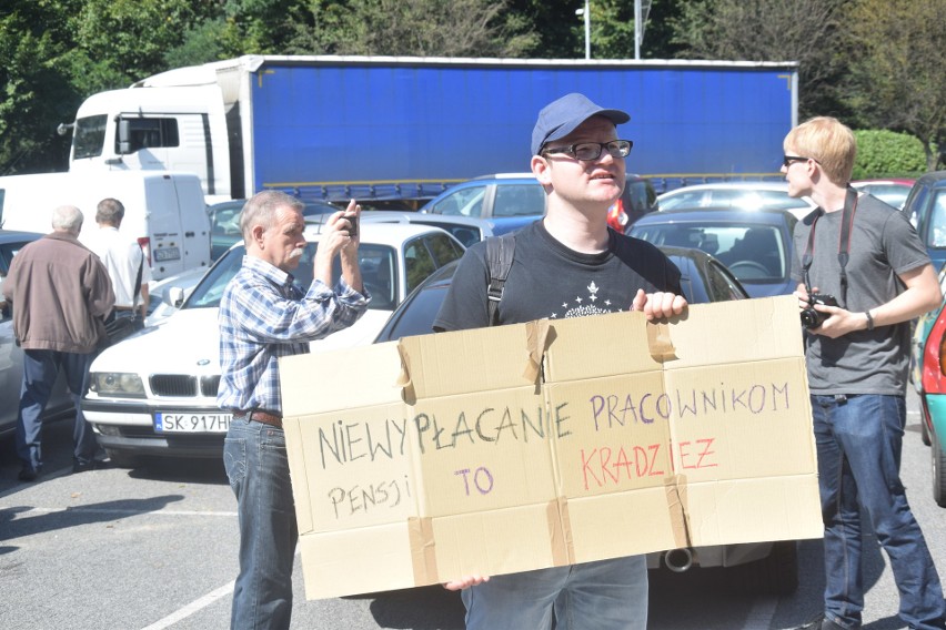 Protest pracowników Huty Szkła w Zawierciu ZDJĘCIA