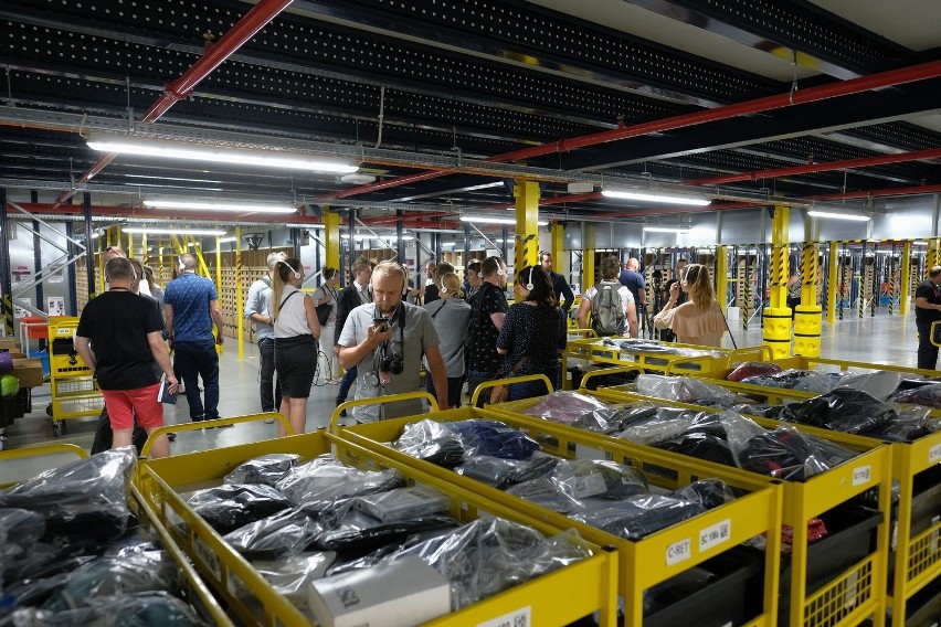Amazon w Sosnowcu rekrutuje pracowników sezonowych do obsługi wzmożonego ruchu przedświątecznego