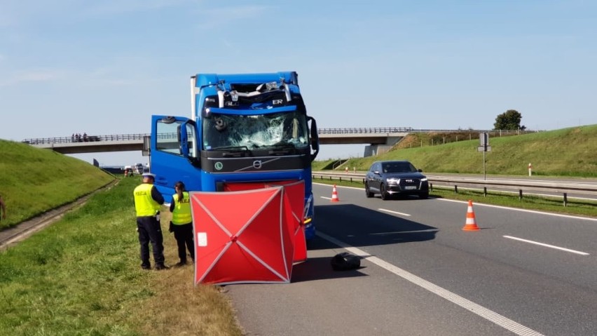 Wypadek na autostradzie A4 koło Krapkowic. Mężczyzna skoczył...