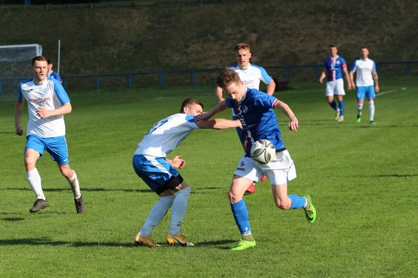 Kamil Uciński z Granatu Skarżysko-Kamienna i Piotr Mikos ze Staru Starachowice tytułami Piłkarz Kolejki w Hummel 4 lidze