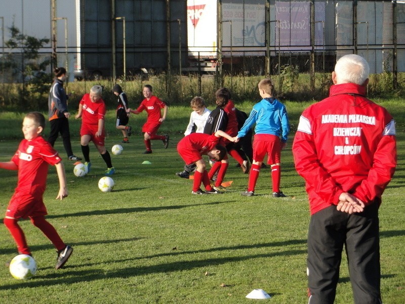 Piłka nożna, GKS Mirków/Długołęka. Uwaga! Konrado, Julo, Lewa i spółka już rosną 