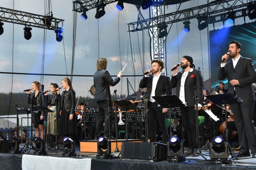 Na scenie w Moszczance w czwartek (2 maja) wystąpił zespół...
