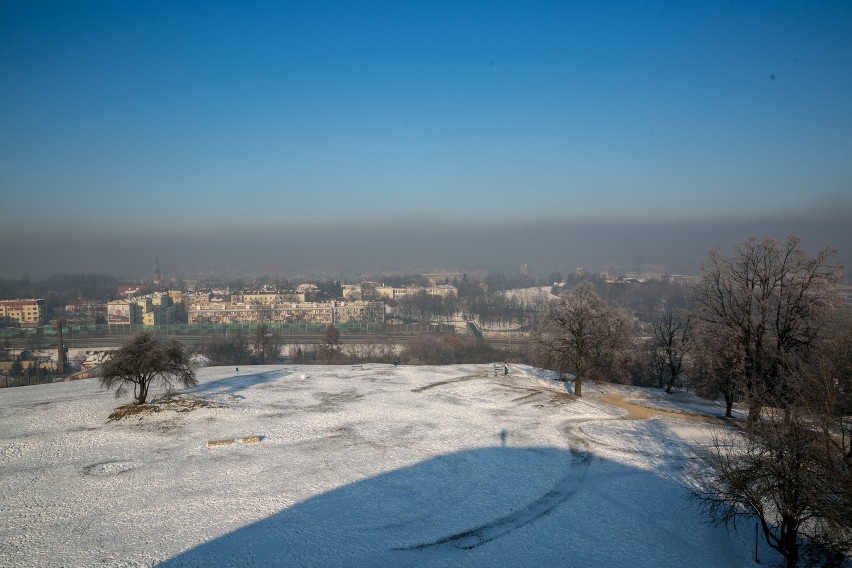 Kraków. Kraków wciąż dusi się w smogu