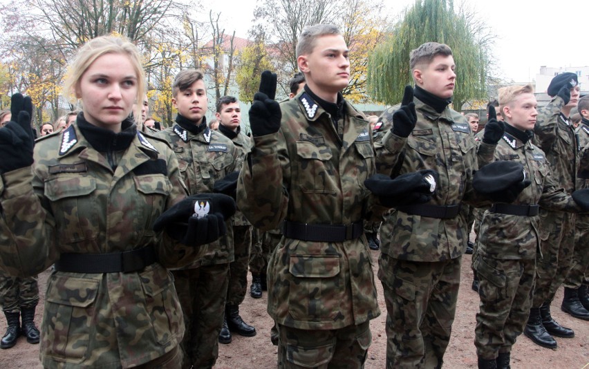 Uczniowie III Liceum Ogólnokształcącego im. Jana Pawła II i...