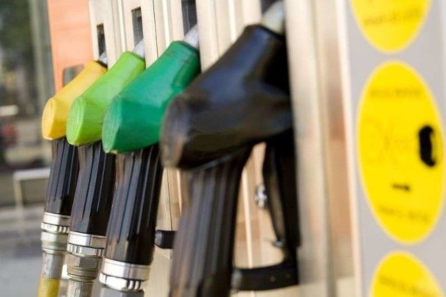 Kilka dni temu najpopularniejsza benzyna 95-oktanowa kosztowała w Kielcach 5,87 złotych. Wczoraj na stacjach paliw jej cena zbliżała się do 6 złotych za litr.