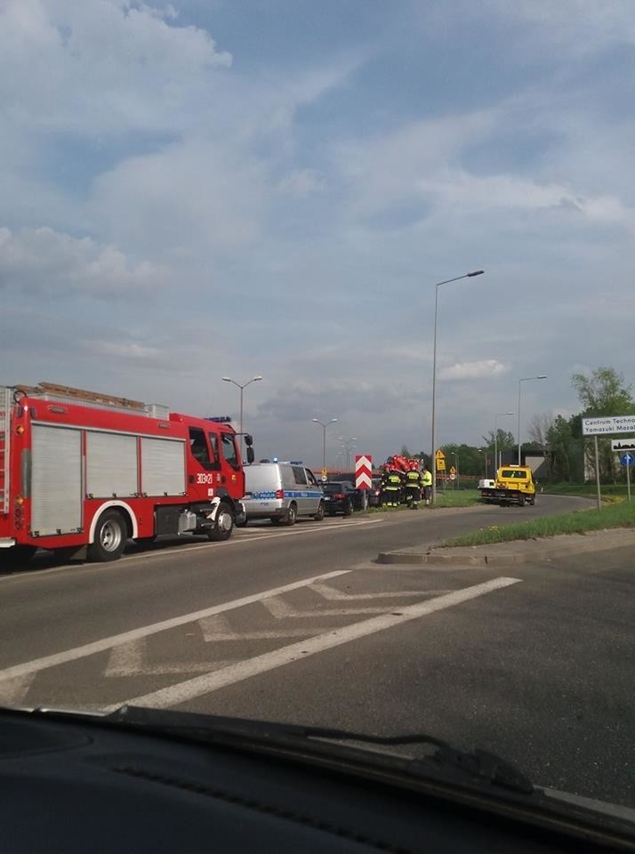 Uwaga, korek! Kolizja na DTŚ w stronę Katowic w okolicy firmy Yamazaki Mazak 