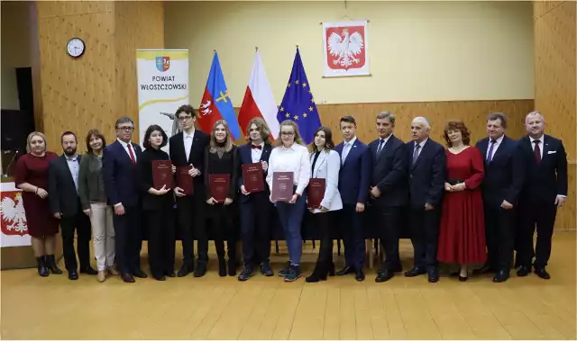 Wręczenie Stypendiów Starosty Włoszczowskiego w Starostwie Powiatowym we Włoszczowie.