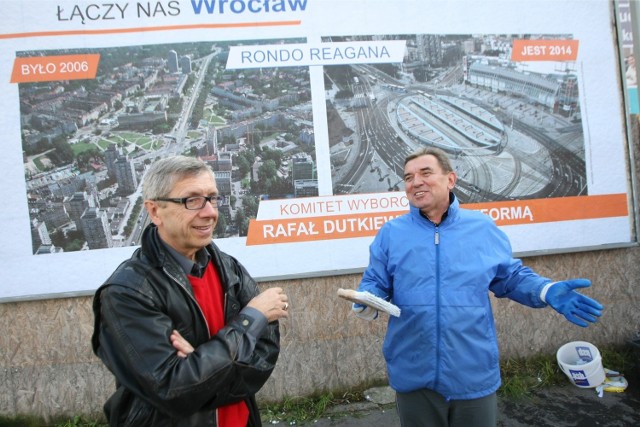 Rozpoczęła się kampania wyborcza przed wyborami samorządowymi. W mieście widać już plakaty Rafała Dutkiewicza i PO - na zdjęciu Jerzy Skoczylas i Jarosław Krauze