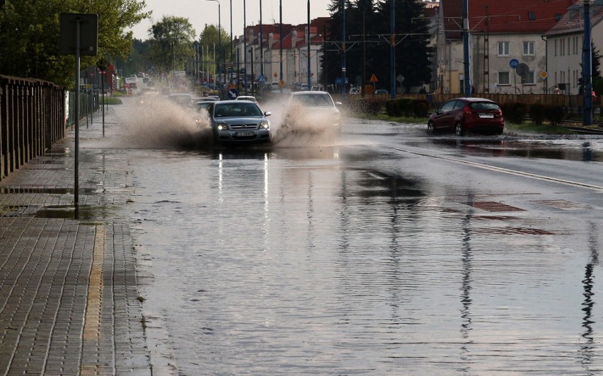 Około godziny 16:30 nad dzielnicami Rządz i Strzemięcin...