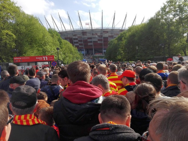 Kibice Jagiellonii nie mogą wejść na Stadion Narodowy na mecz Jagiellonia Białystok - Lechia Gdańsk w finale Pucharu Polski