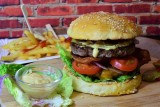 Koniec wege burgerów czy wegetariańskich kiełbas? Unia może zakazać takich nazw