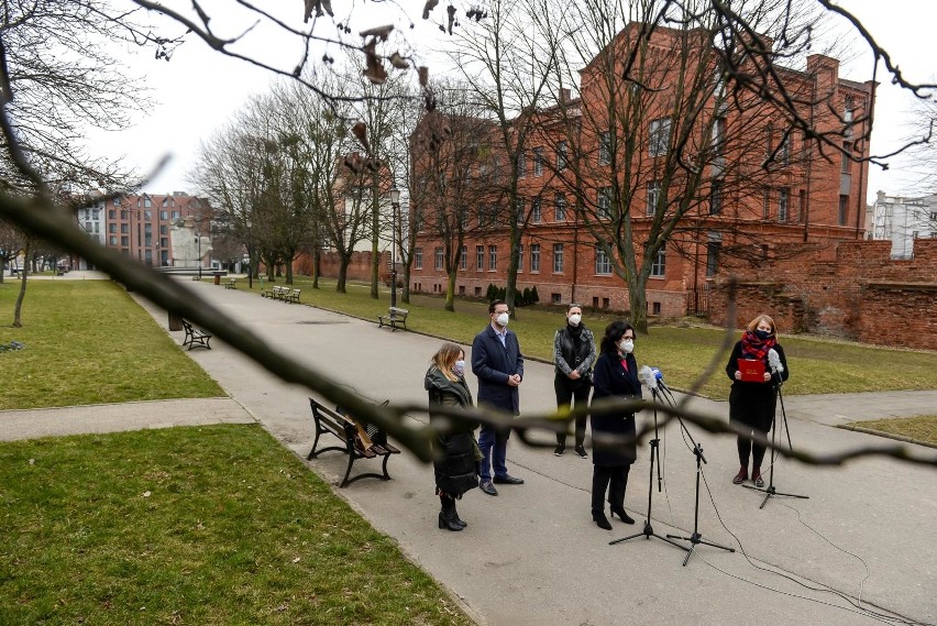 Skwer im. Macieja Kosycarza w sąsiedztwie Targu Rybnego?