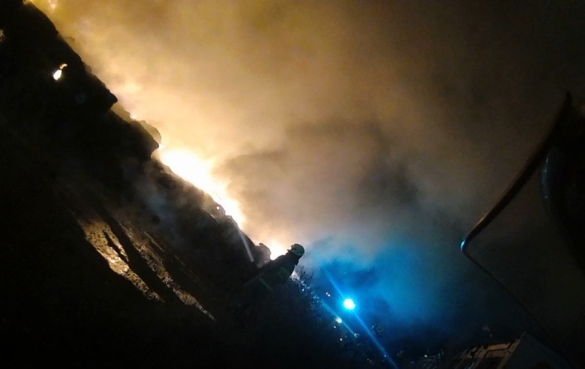 Pożar odpadów w Kuślinie wybuchł w nocy z poniedziałku na...